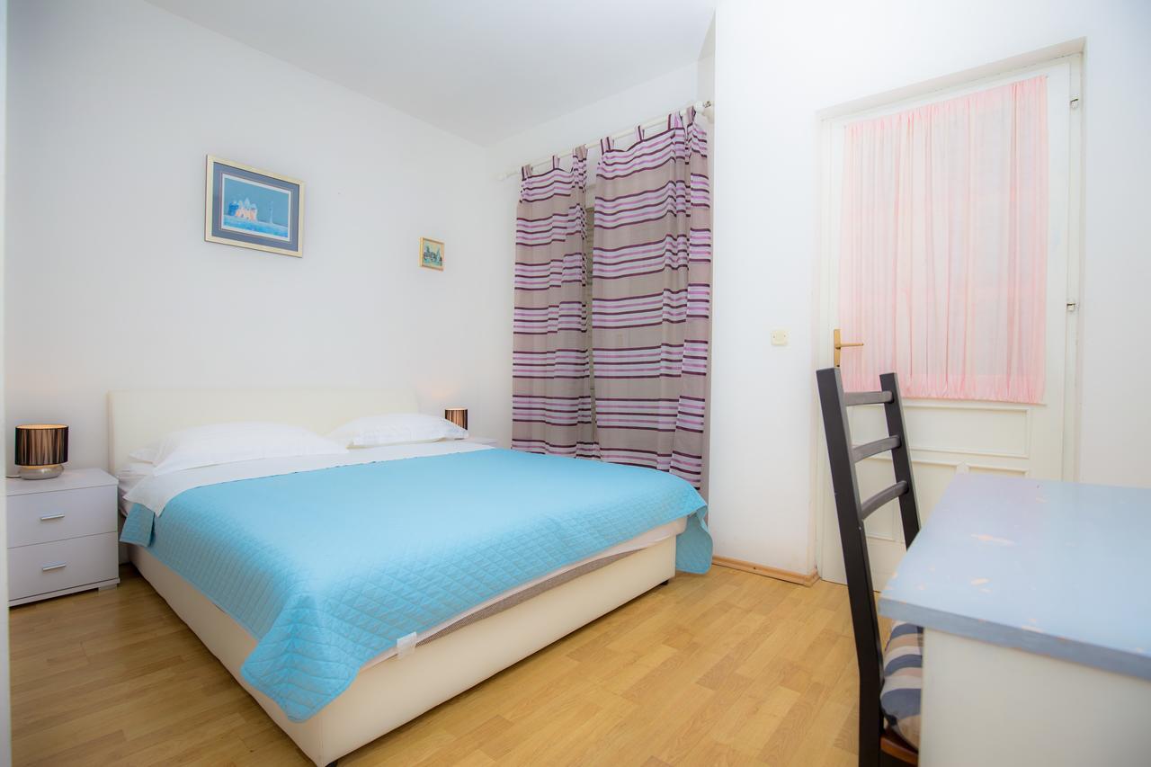 Apartamento Family Nizic Primošten Habitación foto